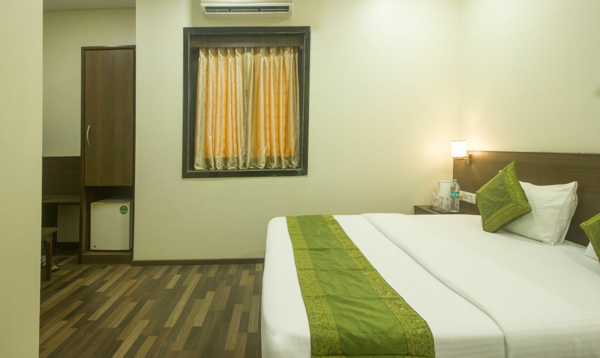 Treebo Trend Rosewood Hotel Bombay Eksteriør billede
